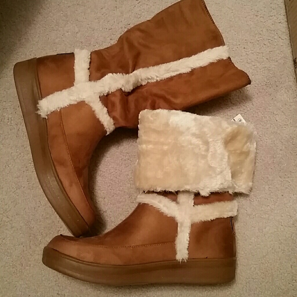 Cyndee faux fur lined boots - Picture 3 of 8